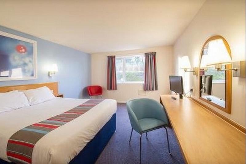 Travelodge Cardiff Central Queen Street Kültér fotó