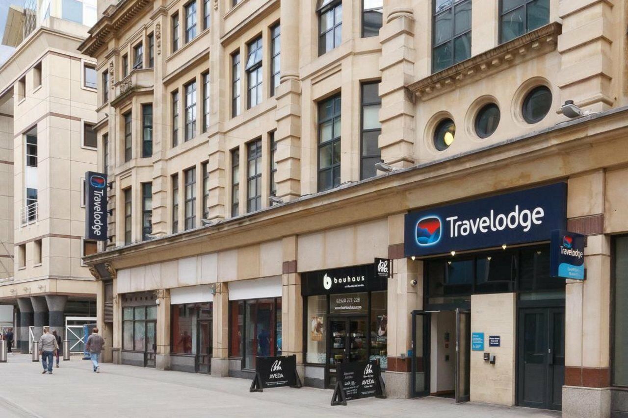 Travelodge Cardiff Central Queen Street Kültér fotó